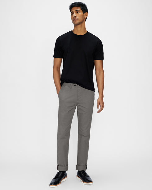 <P>Slim Fit Chinos</P>